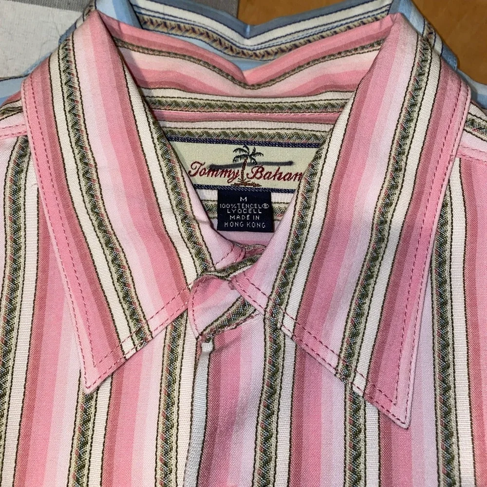 Bundle 2 *Tommy Bahama* mens bright casual shirts! - Picture 2 of 2